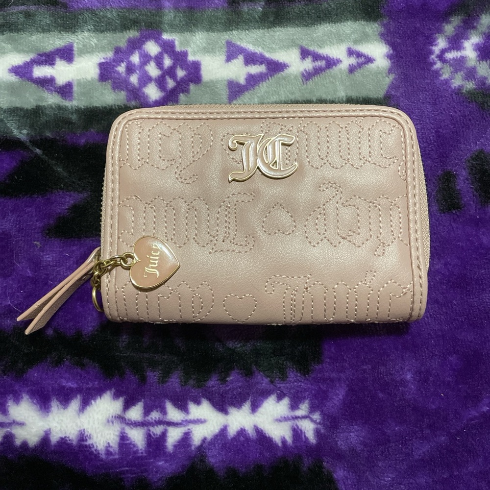 Juicy Couture Blush Pink Wallet with Heart Charm - Picture 1 of 4